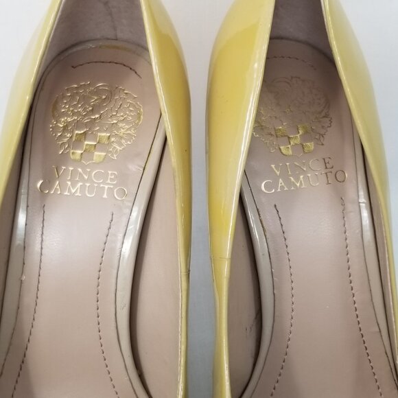 Vince Camuto Women's Beige Patent Leather Pumps - Picture 6 of 9